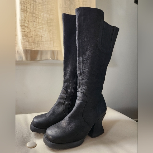 John Fluevog Shoes - Black leather Alto John Fleuvog knee high kick ass boots. Size 7.5